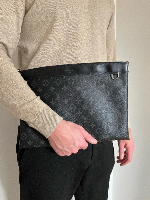 Louis Vuitton tote bags with a spacious interior and multiple pocketsLouis Vuitton monogram eclipse canvas