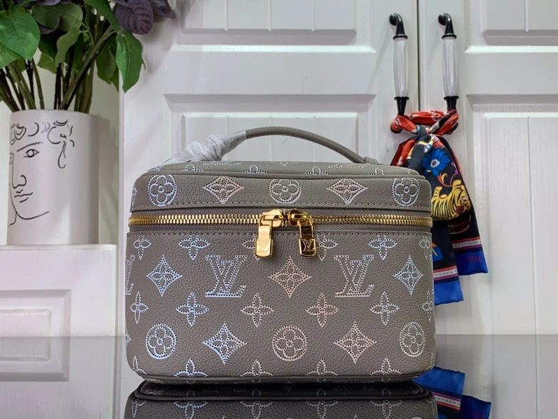 Ladies Louis Vuitton Petite Malle bags with a star - shaped charm for cutenessBoldCollect - LOUIS VUITTON BAGS - 331