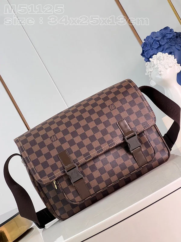 Louis Vuitton bags with a chain - link trim and a leather body for a modern edgeBoldCollect - LOUIS VUITTON BAGS - 373