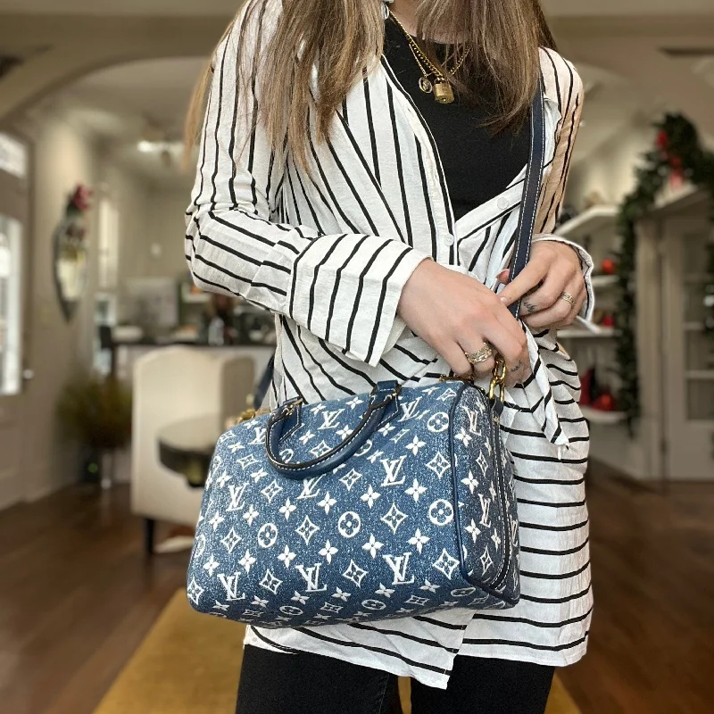 Louis Vuitton Speedy bags in monogram canvas for a classic lookLouis Vuitton Monogram Denim Speedy Bandouliere 25