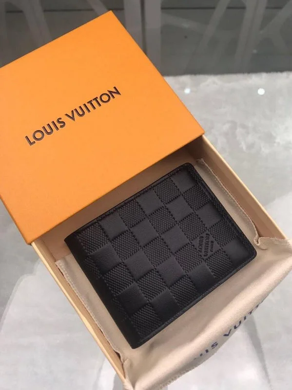 Louis Vuitton bags with a magnetic snap closure for easy accessBoldCollect - LOUIS VUITTON BAGS - 3052