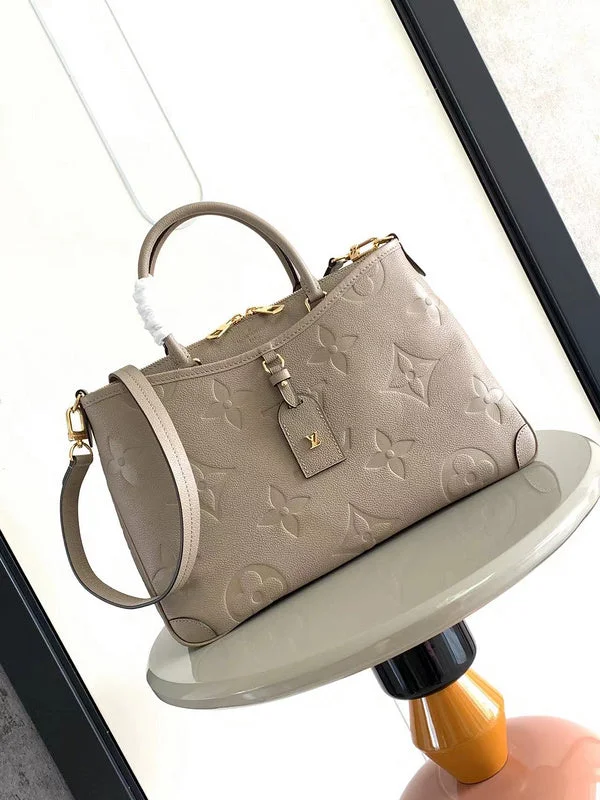 Ladies Louis Vuitton Petite Malle bags with a star - shaped charm for cutenessBoldCollect - LOUIS VUITTON Bags - 322