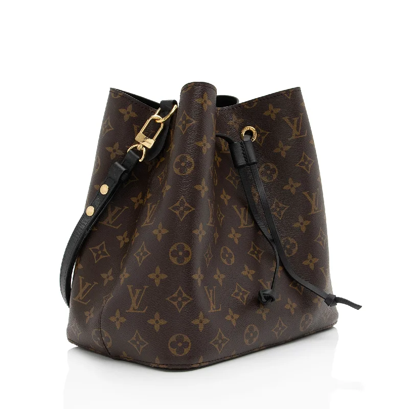 Ladies Louis Vuitton Petite Malle bags with a star - shaped charm for cutenessLouis Vuitton Monogram Canvas Neonoe Shoulder Bag (Gx4WX8)