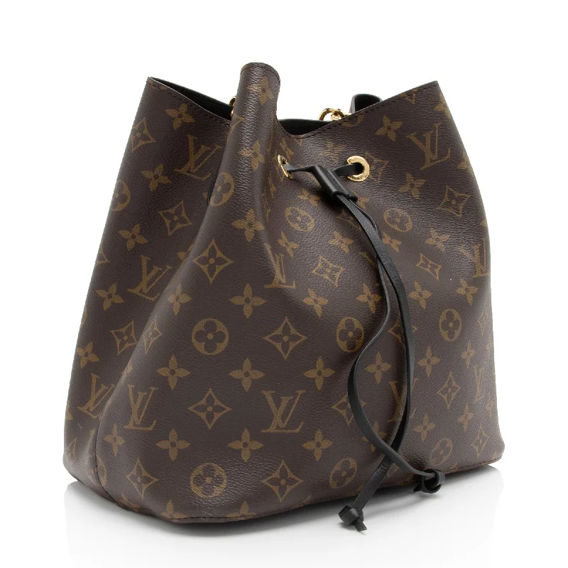 Louis Vuitton bags with a chain - link trim and a leather body for a modern edgeLouis Vuitton Monogram Canvas Neonoe Shoulder Bag (XOm4Go)