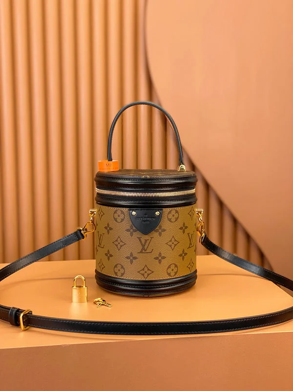 Louis Vuitton crossbody bags with a woven leather strap for textureBoldCollect - LOUIS VUITTON Bags - 363