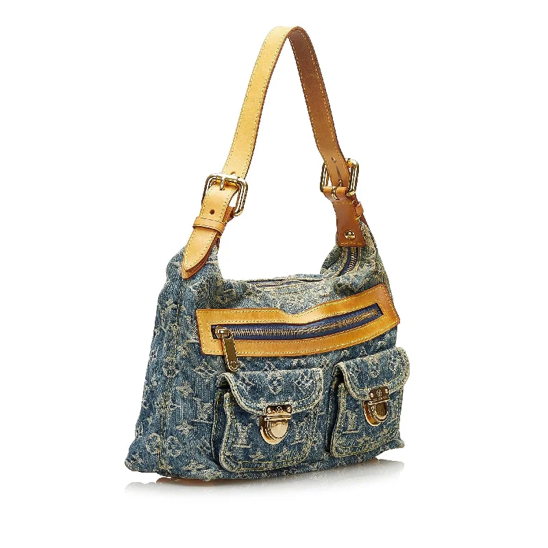 Louis Vuitton Twist bags with a crystal - embellished LV - turnlockLouis Vuitton Monogram Denim Baggy PM (SHG-35555)