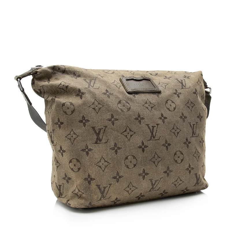 Louis Vuitton tote bags with a double - handle and shoulder - strap optionLouis Vuitton Monogram Denim Impression Besace GM Messenger Bag (SHF-23675)