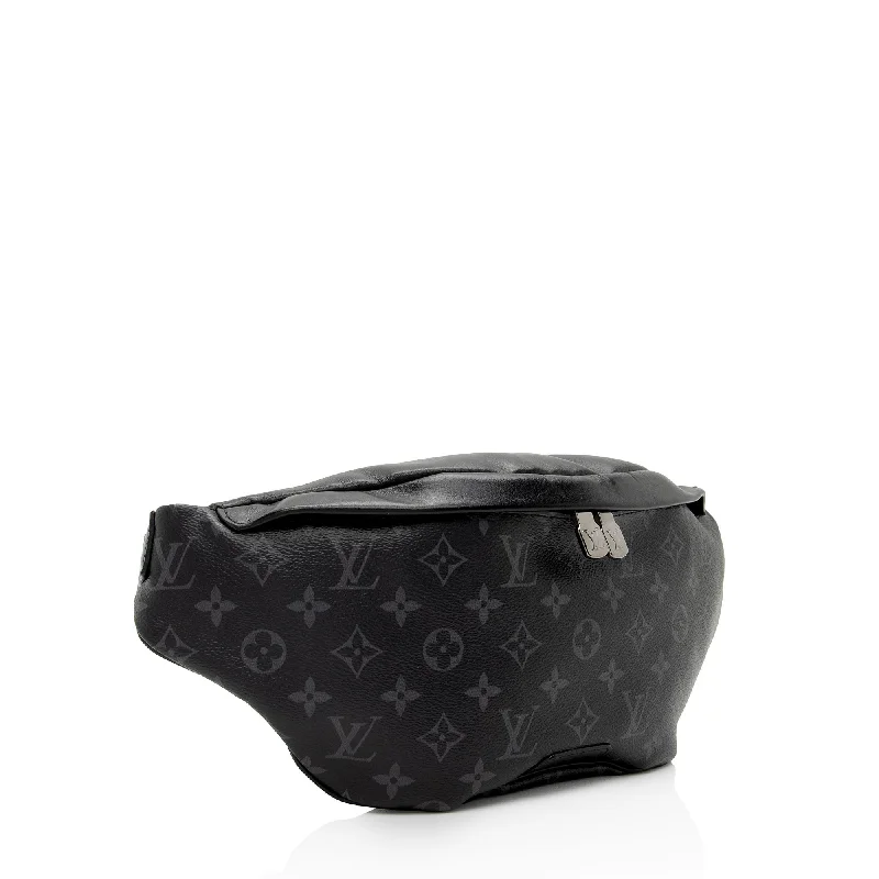 Louis Vuitton Twist bags with a contrast - colored interior for visual interestLouis Vuitton Monogram Eclipse Discovery Bumbag (SHF-FpfM2y)