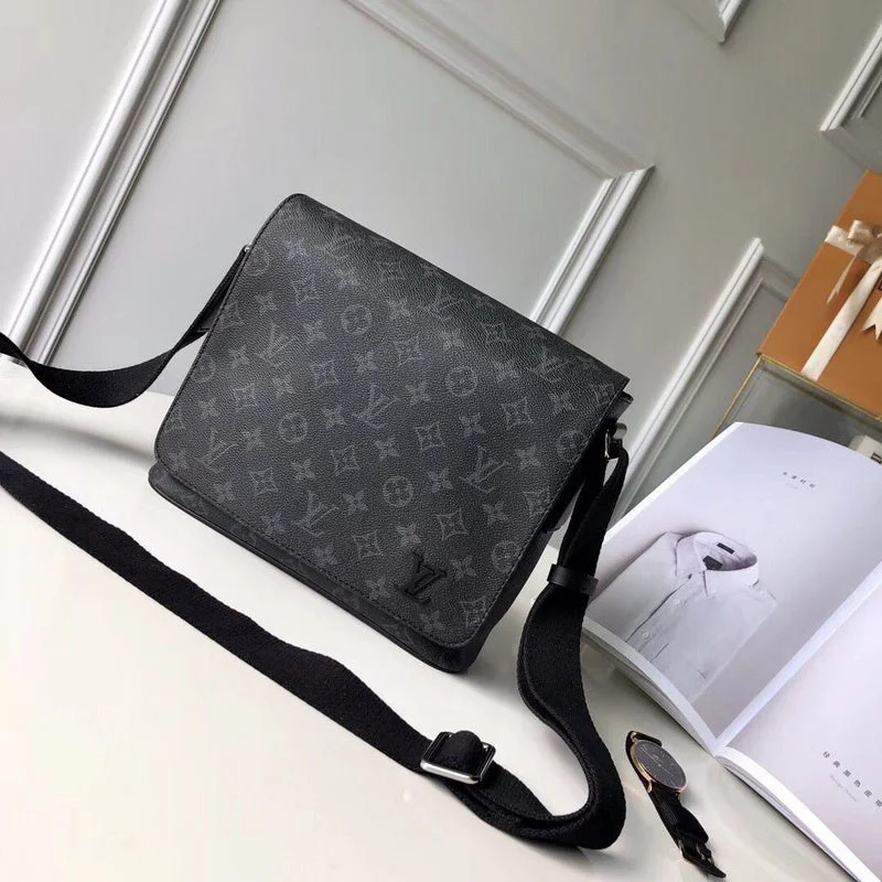 Louis Vuitton bags with a magnetic snap closure for easy accessBoldCollect - LOUIS VUITTON BAGS - 3117