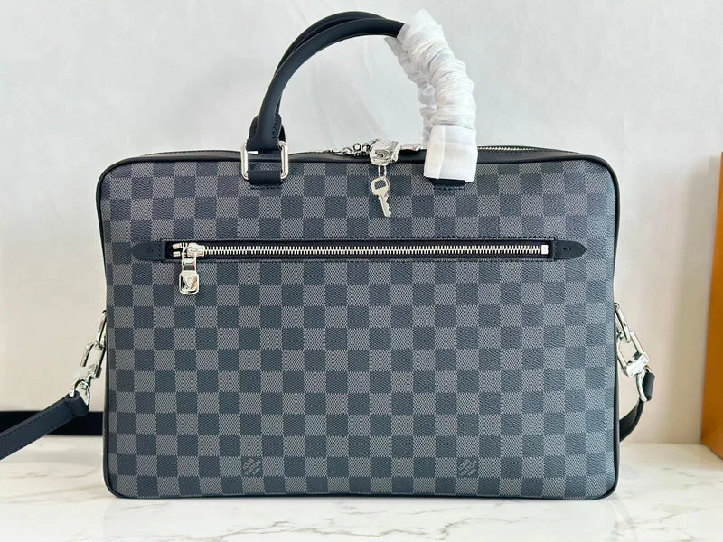 Louis Vuitton Twist bags with the iconic LV - turnlock closureBoldCollect - LOUIS VUITTON Bags - 447