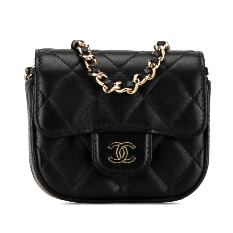 Chanel bags for women with a taste for high fashionBlack Chanel CC Quilted Lambskin Flap Card Holder On Chain Crossbody Bag