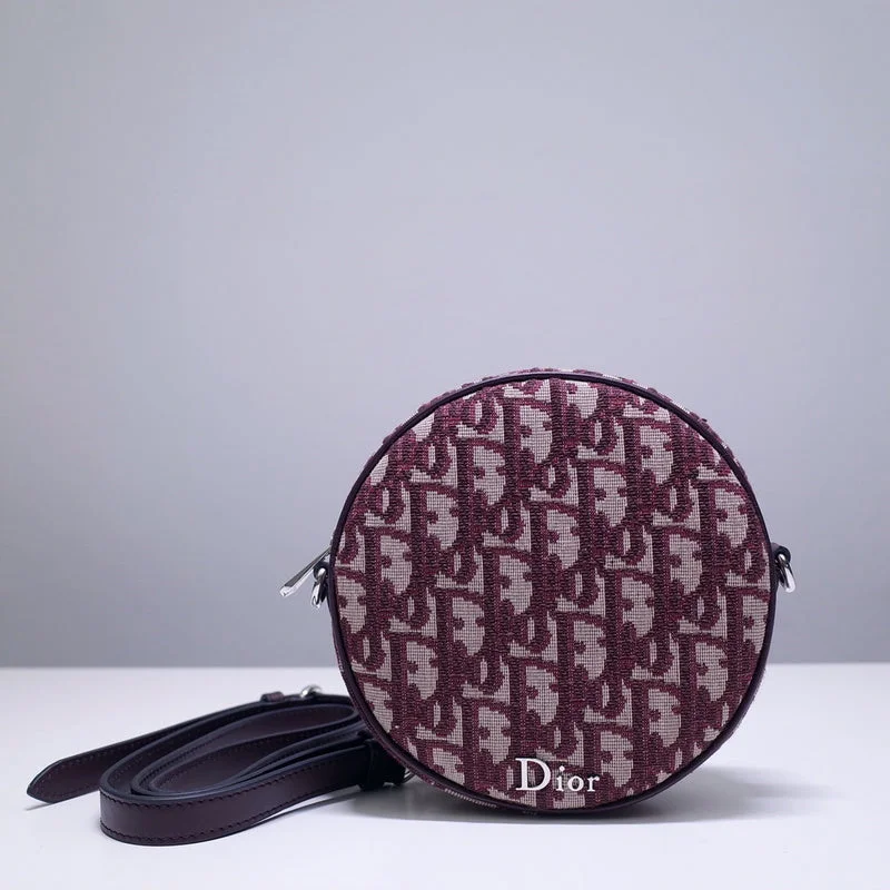 High - fashion Christian Dior bags with a geometric patternChristian Dior Bags - 5671