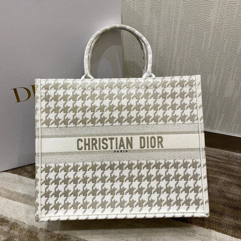 Christian Dior handbags with a removable shoulder strap for versatilityChristian Dior Bags - 5713