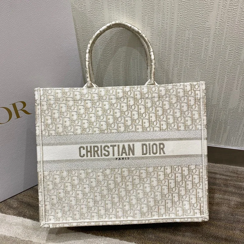 Christian Dior handbags with a back - pocket for quick storageChristian Dior Bags - 5742