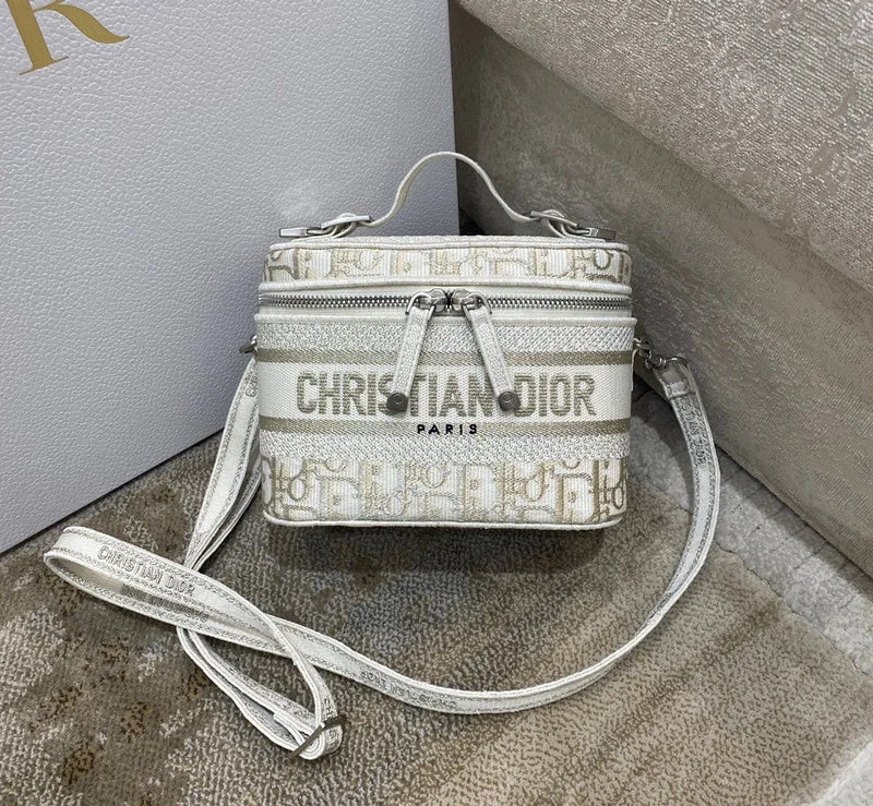 Stylish Christian Dior shoulder bags with a tassel - adorned zipperChristian Dior Bags - 5762