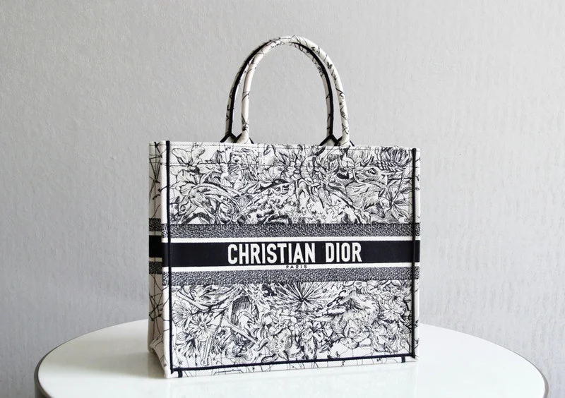 Christian Dior Saddle bags with a studded trim for a bold lookChristian Dior Bags - 5767