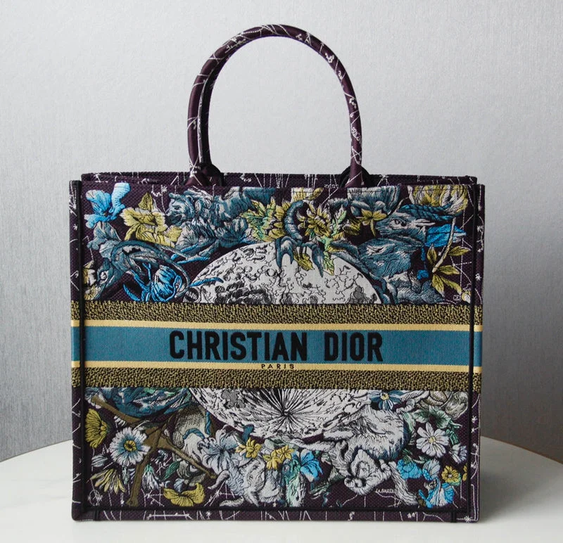 Christian Dior handbags with a back - pocket for quick storageChristian Dior Bags - 5770