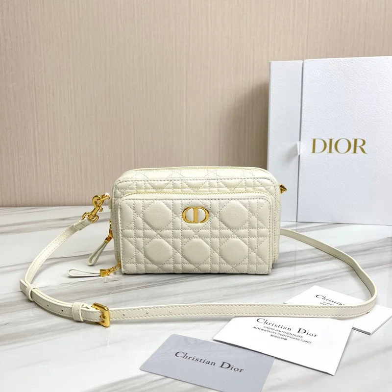 Luxury Christian Dior crossbody bags with a chain - link strapChristian Dior Bags - 5906