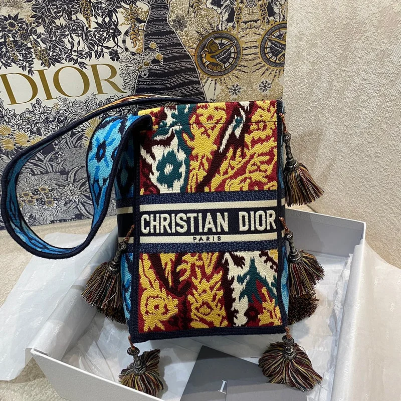 Luxury Christian Dior crossbody bags with a chain - link strapChristian Dior Bags - 5946