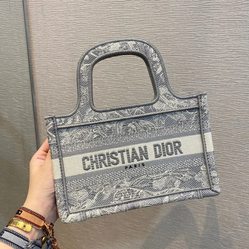 Fashion - forward Christian Dior tote bags for the modern womanChristian Dior Bags - 5957