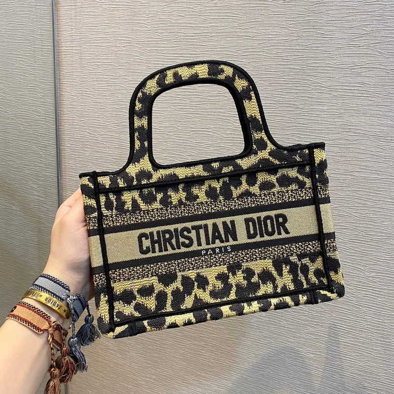 Luxury Christian Dior crossbody bags with a chain - link strapChristian Dior Bags - 5985