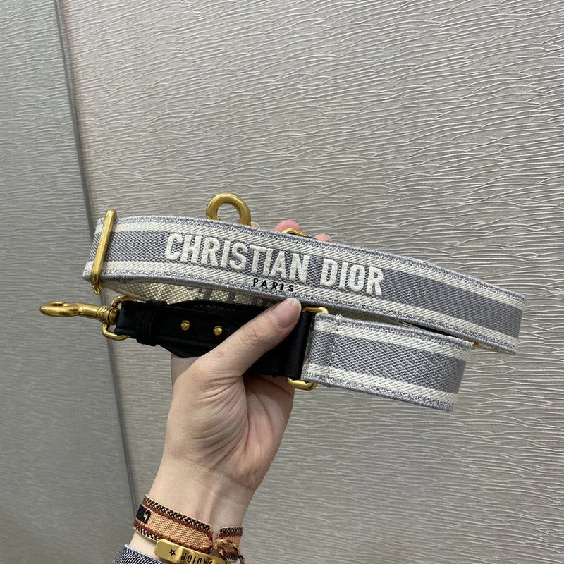 Luxury Christian Dior crossbody bags with a chain - link strapChristian Dior Bags - 6090