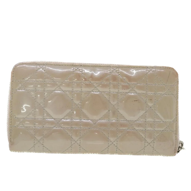 Christian Dior handbags with a back - pocket for quick storageCHRISTIAN DIOR Lady Dior Wallet Patent leather Beige 02-LU-0172 Auth bs4860