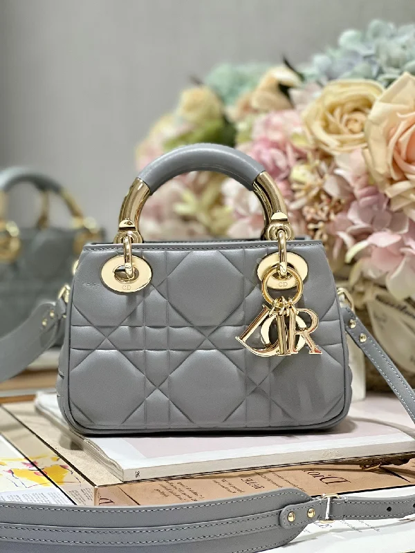 Trendsetting Christian Dior crossbody bags with a colorful strapChristian Dior - Luxury Bags  125