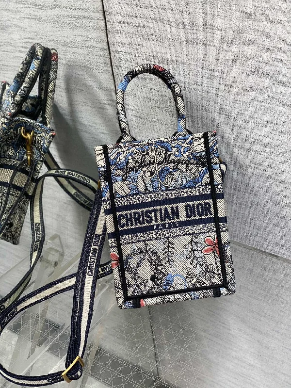 Christian Dior tote bags with a printed Dior logo on the frontChristian Dior - Luxury Bags  160