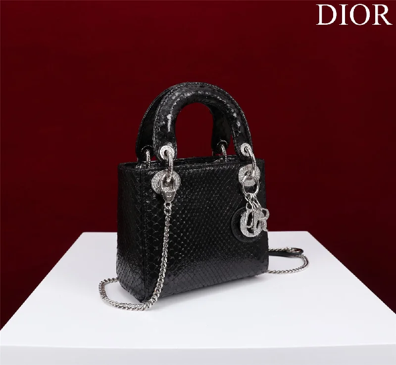 Christian Dior Saddle bags with a distressed leather finishChristian Dior - Luxury Bags  190