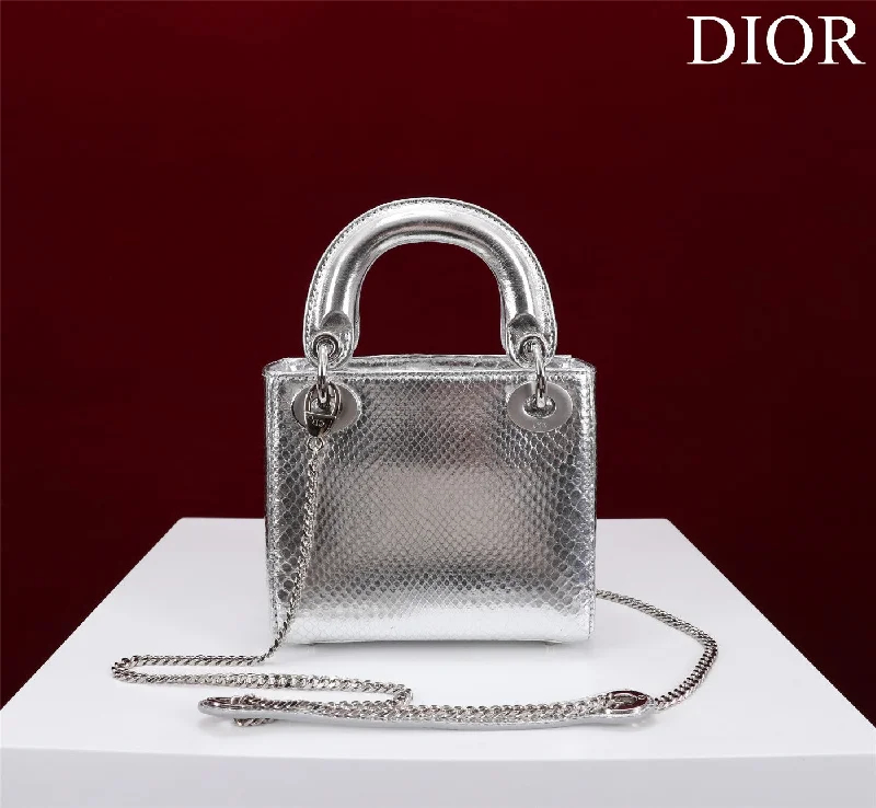 Luxury Christian Dior crossbody bags with a chain - link strapChristian Dior - Luxury Bags  195